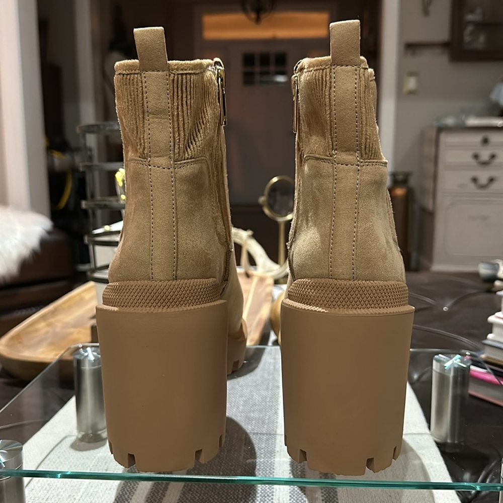 JLO by Jennifer Lopez Womens Emalee Chelsea Boots in Tan, Size 10 NWOB, Unworn - Picture 11 of 16